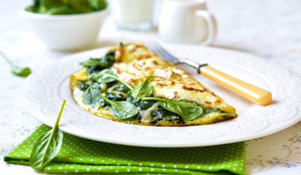 Omelete de Espinafre e Queijo