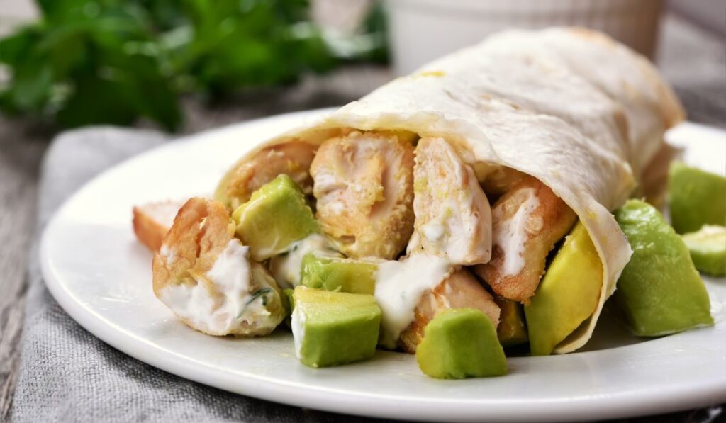 Wrap de Frango com Abacate